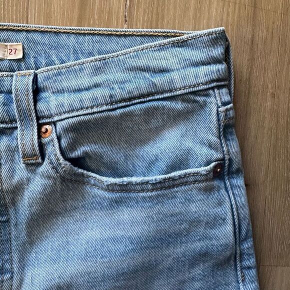 Levi’s Premium Straight Fit Wedgie High Rise Women’s Light Wash Blue Jeans Sz 27 - Picture 5 of 13